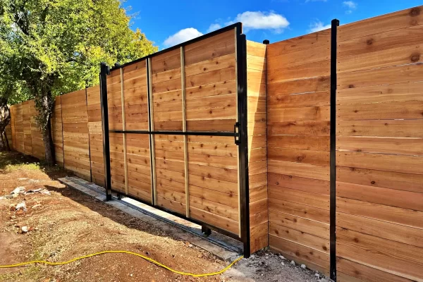 customed-fence-installation-austin-by-austin-fence-installation-and-replacement